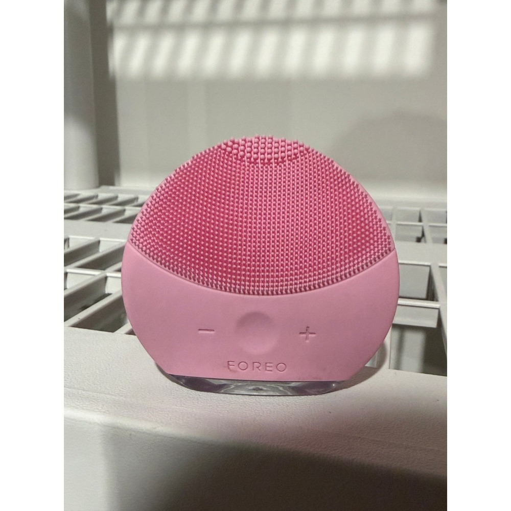 FOREO LUNA mini 2 Silicone Facial Cleansing Brush Pearl Pink No Charger AS IS